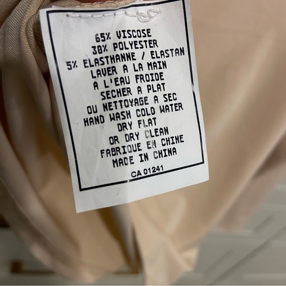 Fitted square neck long sleeve top NWT, in cream colour. - Picture 5 of 6